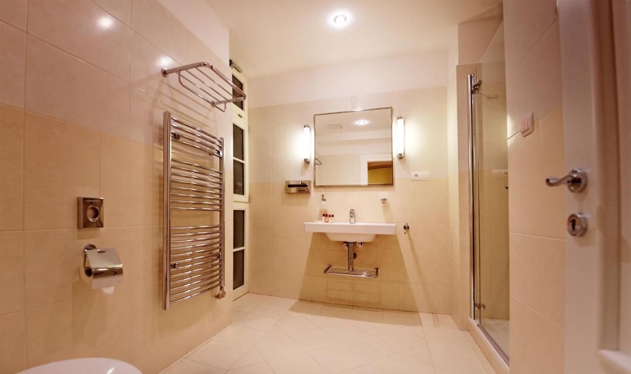 Hotel Ambassador Kosice Bagian luar foto