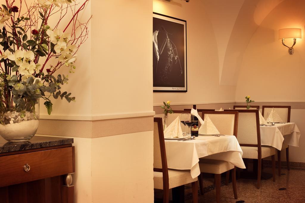 Hotel Ambassador Kosice Bagian luar foto