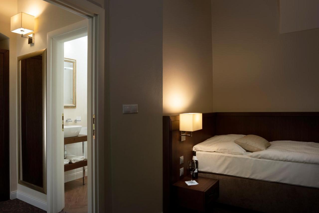 Hotel Ambassador Kosice Bagian luar foto