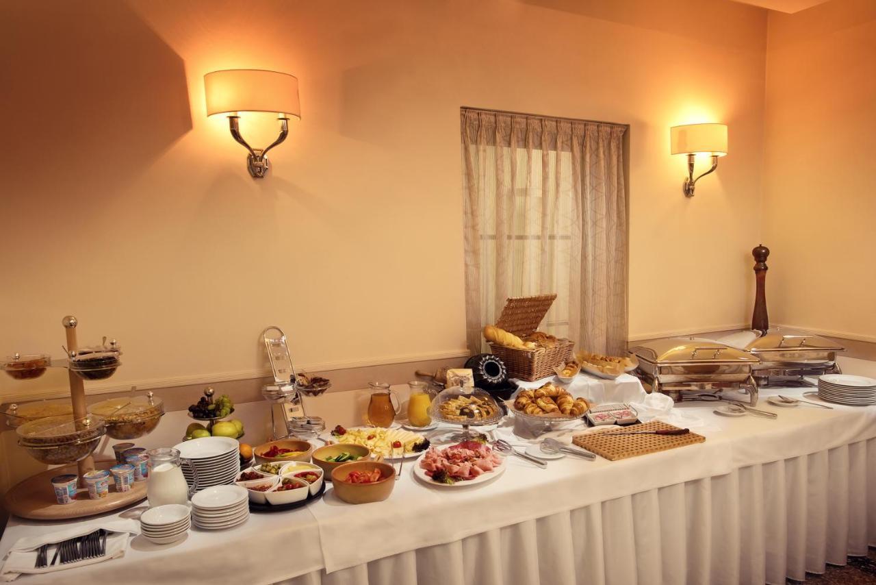Hotel Ambassador Kosice Bagian luar foto
