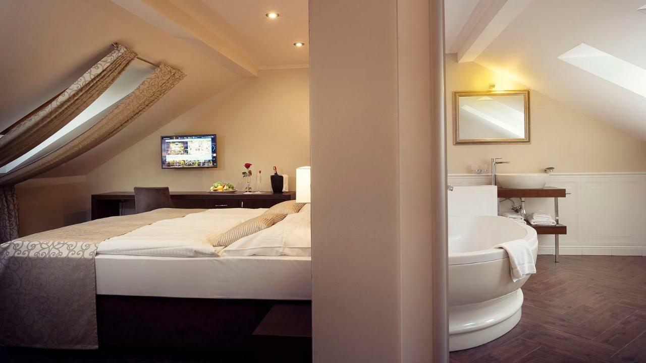 Hotel Ambassador Kosice Bagian luar foto
