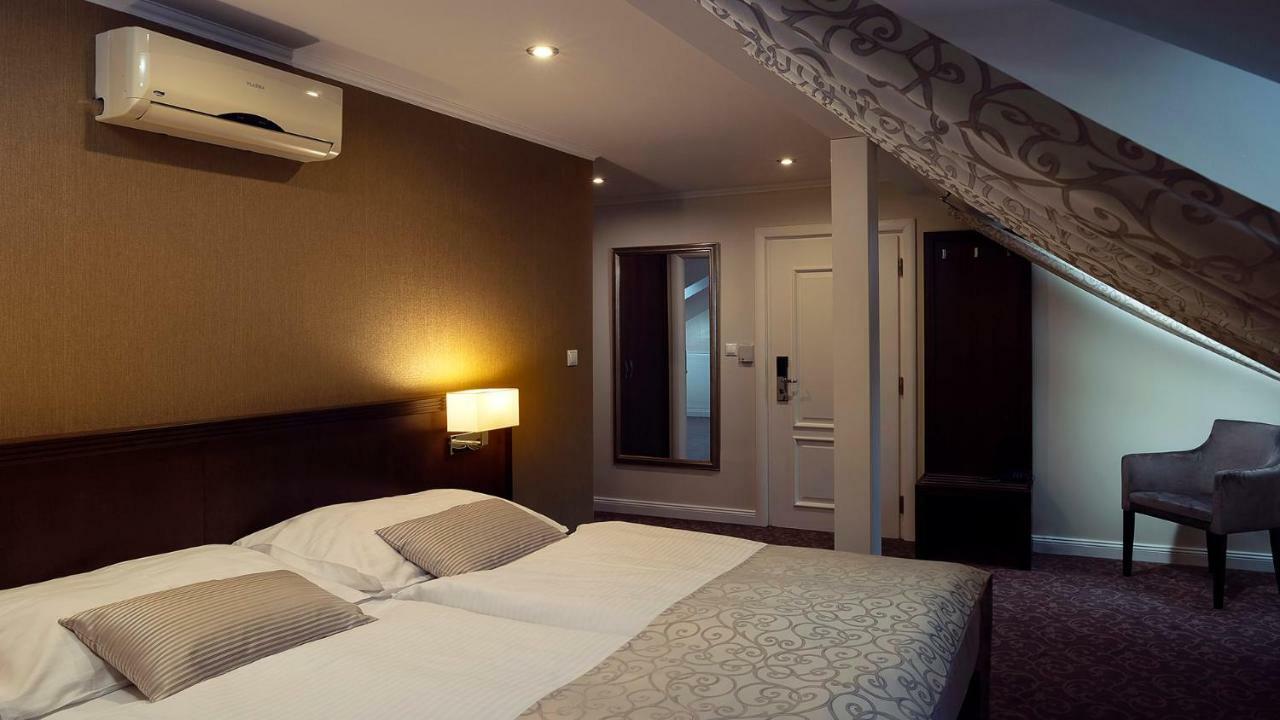 Hotel Ambassador Kosice Bagian luar foto